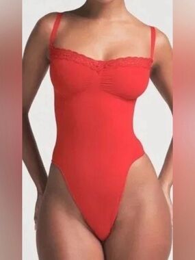 SKIMS NWOT Seamless Sculpt Thong Bodysuit - Cayenne Red
